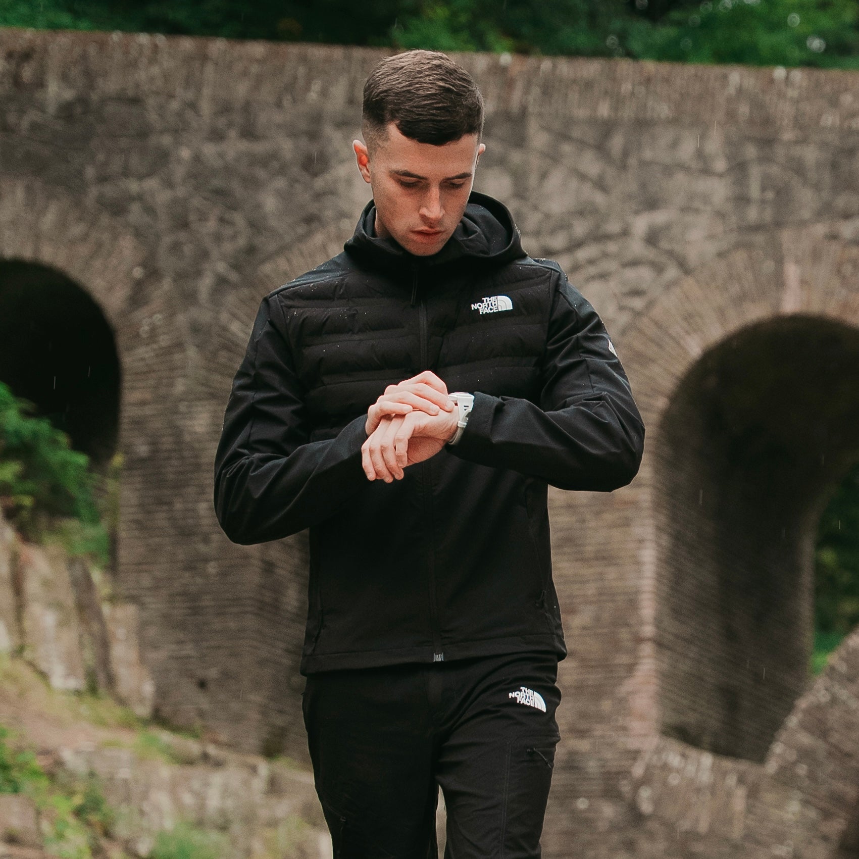 Trailberg - Vertex Obsidian Windbreaker - Black/Neon Lime